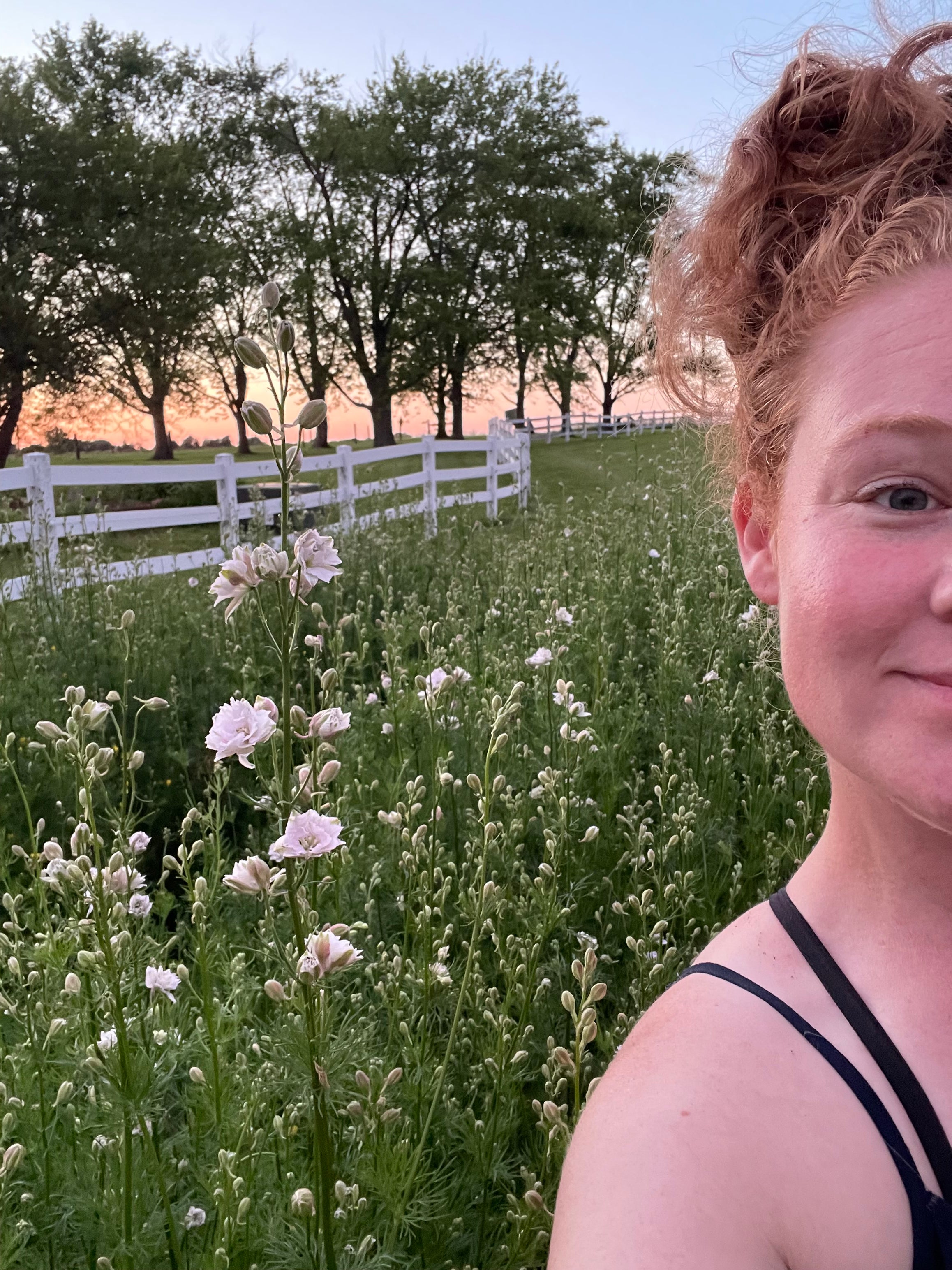 Photography Sessions in the Flower Field! 1 HOUR time slots.