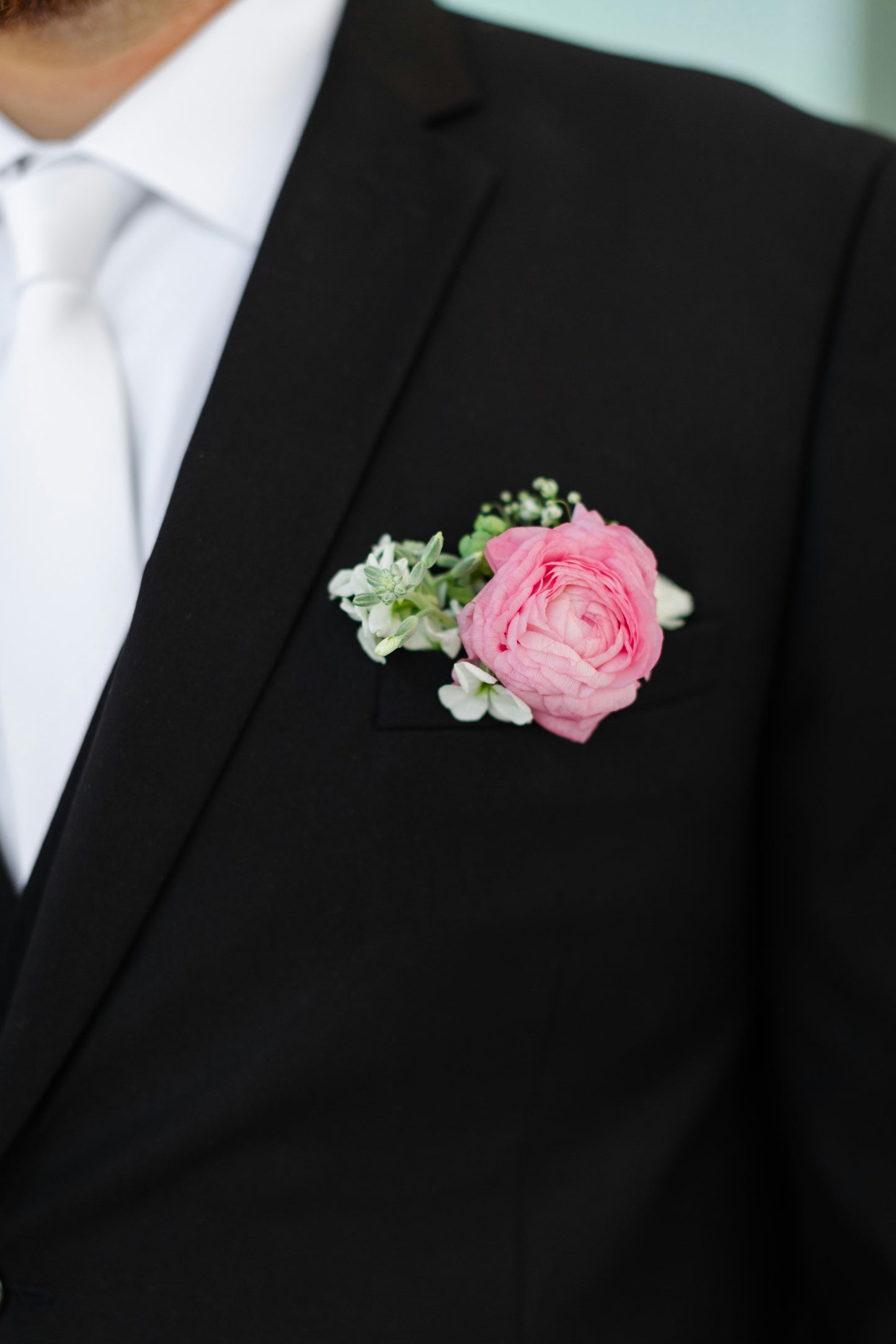 À la Carte Pocket Square Boutonniere